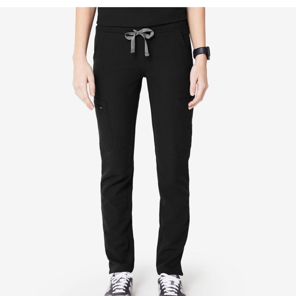 Black YOLA skinny scrub pants - regular